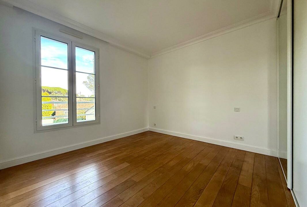 1532-12122025-050646-11