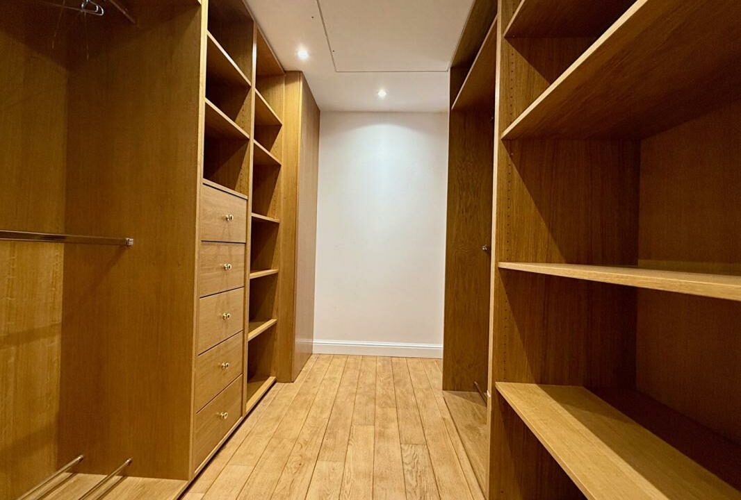 1532-12122025-050646-12