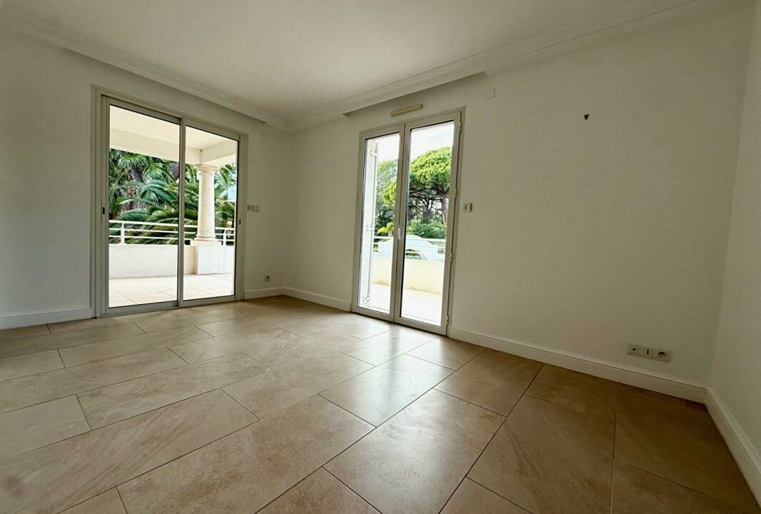 1532-12122025-050646-3